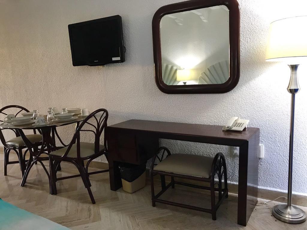Ixtapa Palace Room photo